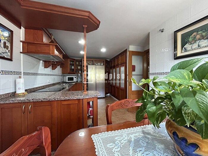 Casas en venta y pisos alquiler - 3