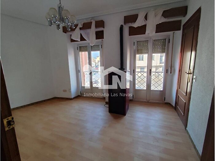 Casas en venta y pisos alquiler - 2
