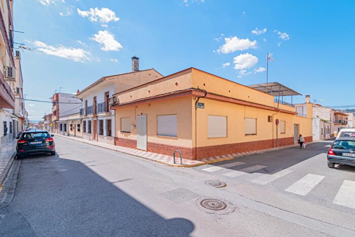 Casas en venta y pisos alquiler - 1