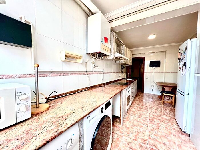 Casas en venta y pisos alquiler - 2