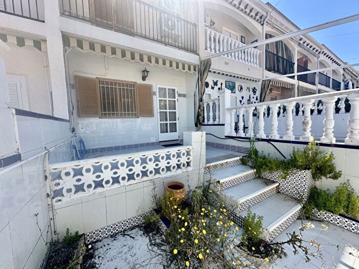 Casas en venta y pisos alquiler - 3