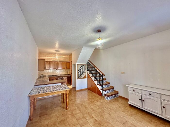 Casas en venta y pisos alquiler - 2
