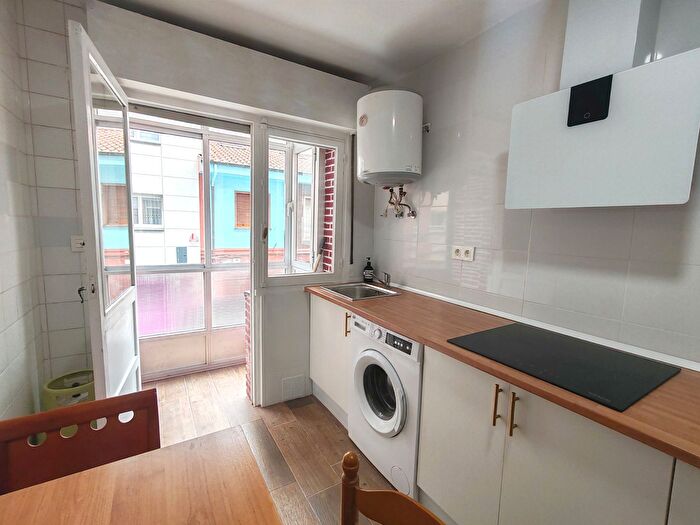 Casas en venta y pisos alquiler - 1