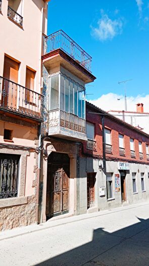 Casas en venta y pisos alquiler - 1