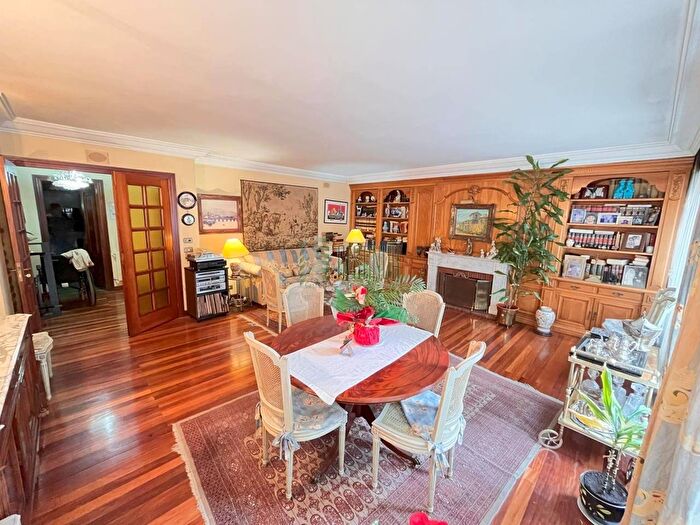 Casas en venta y pisos alquiler - 1