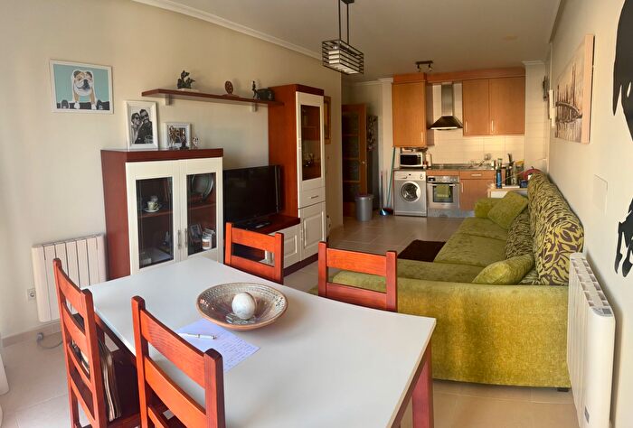 Casas en venta y pisos alquiler - 2