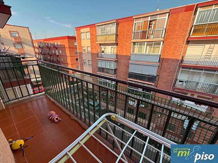 Casas en venta y pisos alquiler - 2