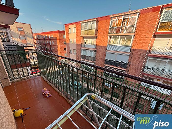 Casas en venta y pisos alquiler - 3