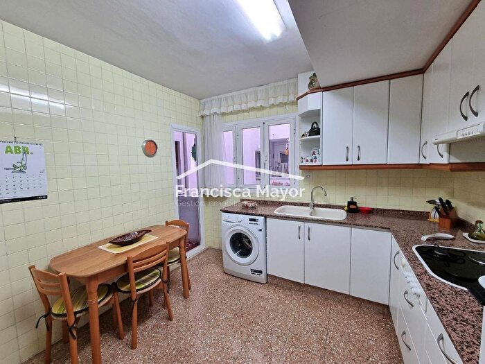 Casas en venta y pisos alquiler - 3