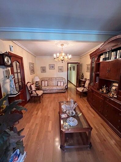 Casas en venta y pisos alquiler - 3