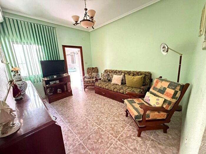Casas en venta y pisos alquiler - 1