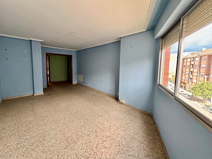 Casas en venta y pisos alquiler - 1