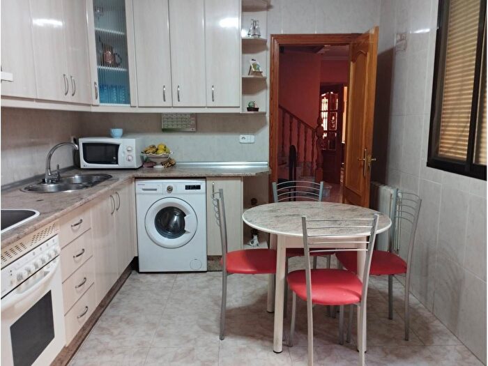 Casas en venta y pisos alquiler - 1