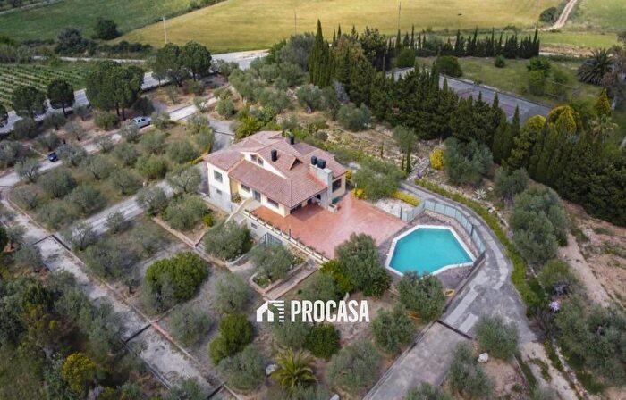 Casa en venta en Sant Climent Sescebes, Girona de 4 habitaciones