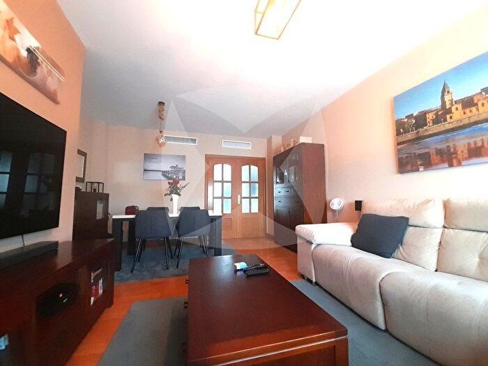 Casas en venta y pisos alquiler - 3