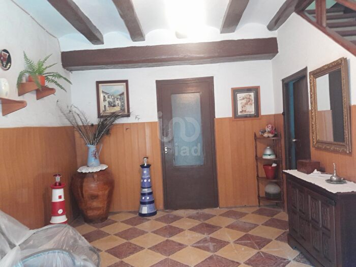Casas en venta y pisos alquiler - 1