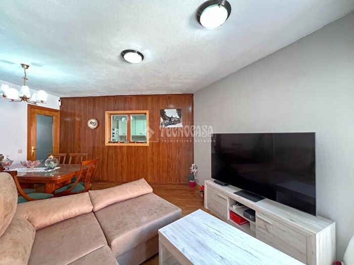 Casas en venta y pisos alquiler - 2