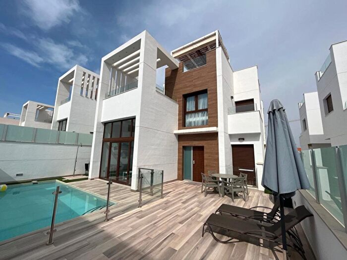 Casas en venta y pisos alquiler - 1