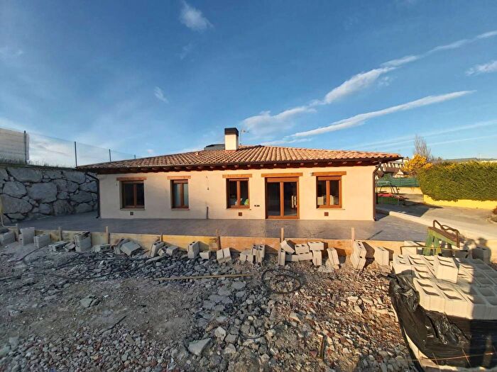 Casas en venta y pisos alquiler - 1