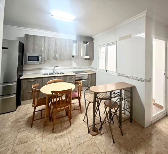 Casas en venta y pisos alquiler - 3