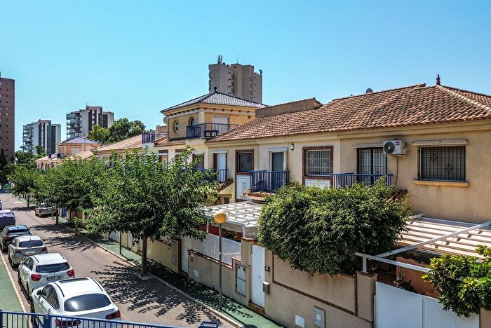 Casas en venta y pisos alquiler - 1
