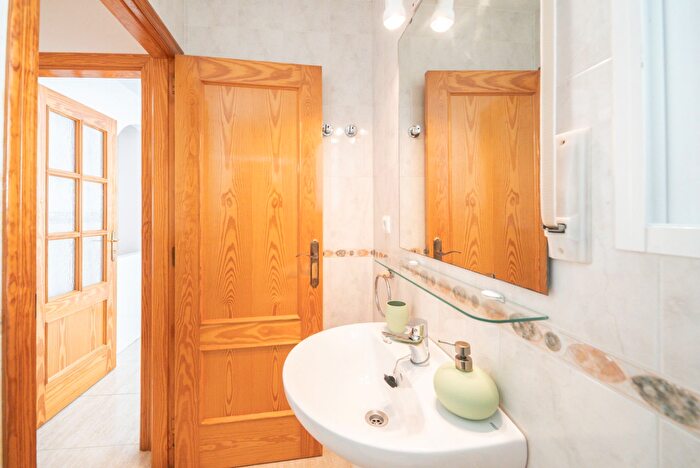 Casas en venta y pisos alquiler - 3