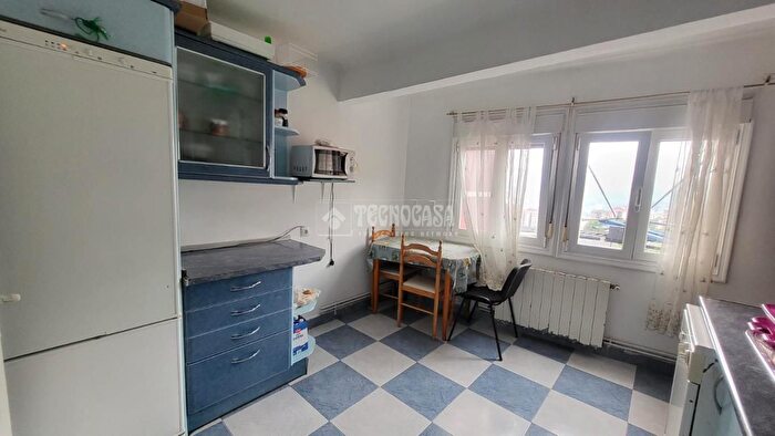 Casas en venta y pisos alquiler - 2