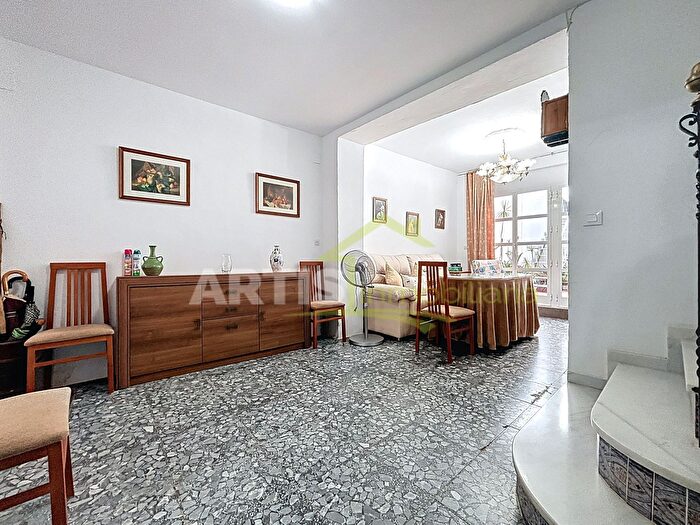 Casas en venta y pisos alquiler - 2