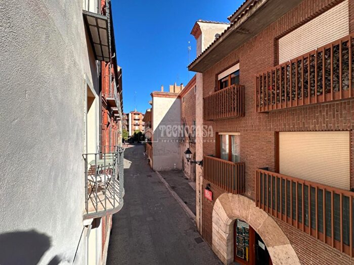 Casas en venta y pisos alquiler - 3