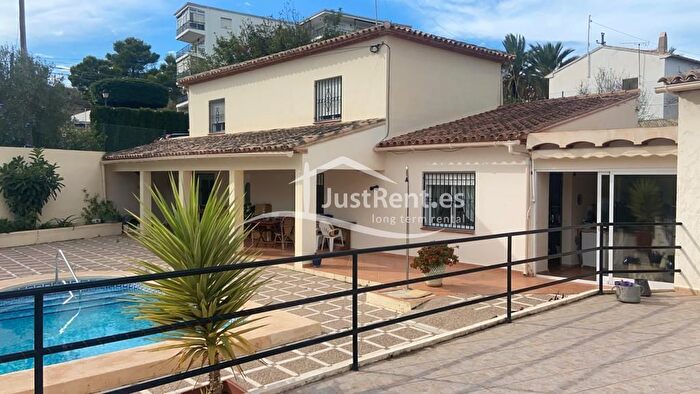 Casas en venta y pisos alquiler - 1