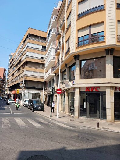 Casas en venta y pisos alquiler - 1