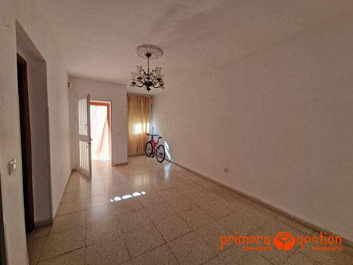 Casas en venta y pisos alquiler - 1