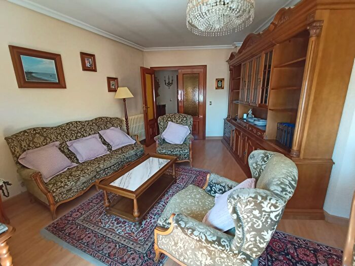 Casas en venta y pisos alquiler - 2