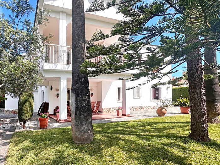 Casa en venta en Roda de Berà, Tarragona de 6 habitaciones