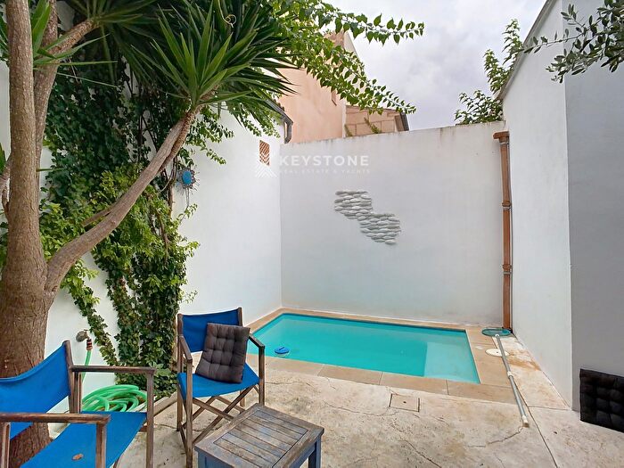 Casas en venta y pisos alquiler - 1
