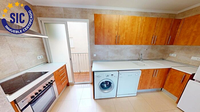 Casas en venta y pisos alquiler - 3