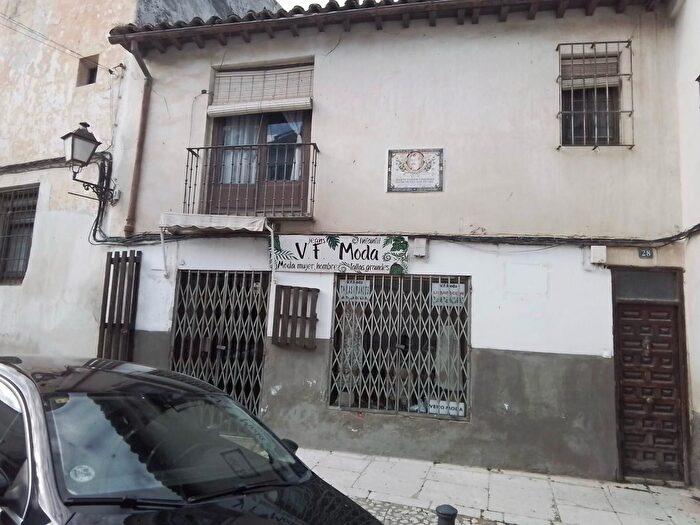 Casas en venta y pisos alquiler - 1