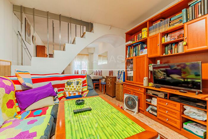 Casas en venta y pisos alquiler - 3