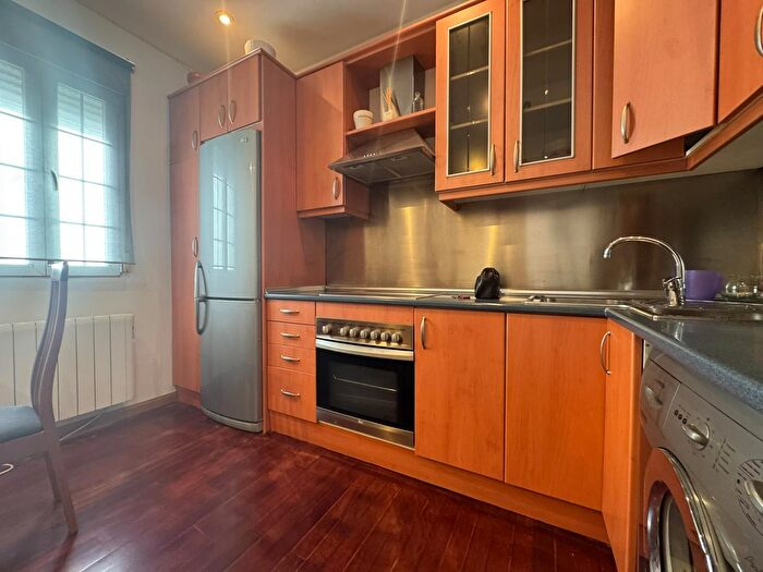 Casas en venta y pisos alquiler - 2