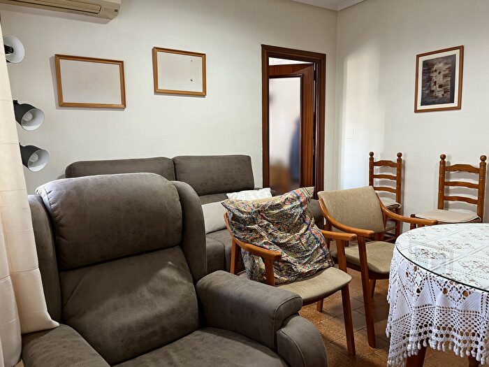 Casas en venta y pisos alquiler - 3
