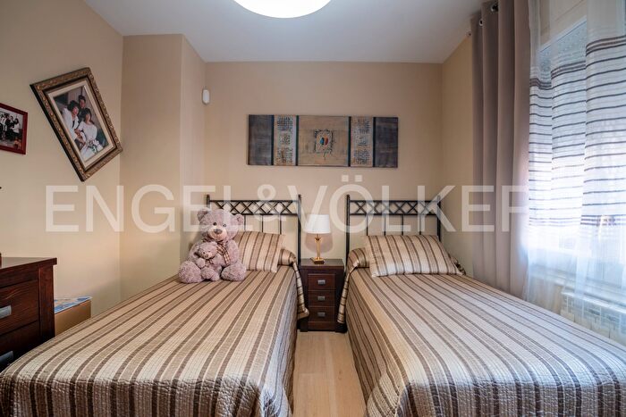 Casas en venta y pisos alquiler - 3