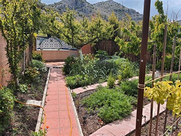 Casas en venta y pisos alquiler - 2