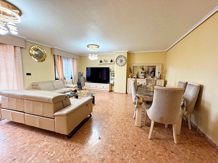 Casas en venta y pisos alquiler - 3