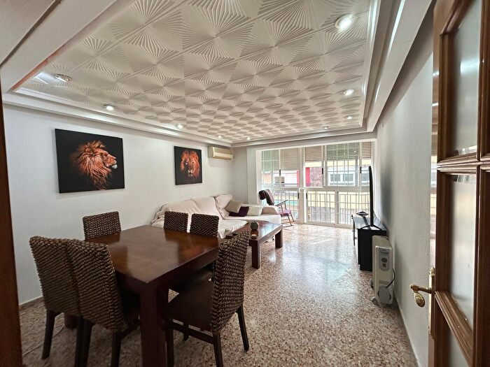 Casas en venta y pisos alquiler - 1
