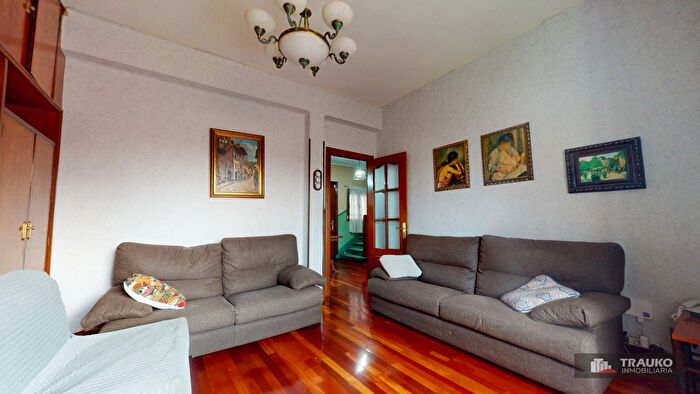 Casas en venta y pisos alquiler - 2