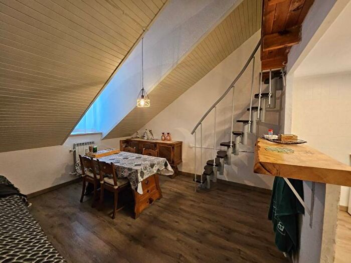 Casas en venta y pisos alquiler - 1