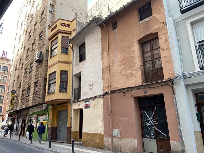 Casas en venta y pisos alquiler - 1