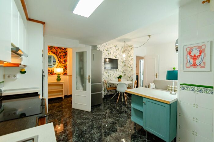Casas en venta y pisos alquiler - 3