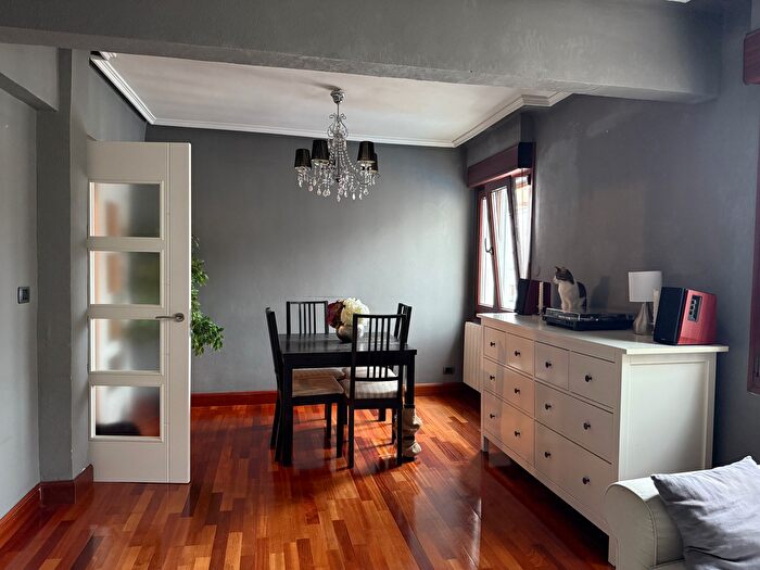 Casas en venta y pisos alquiler - 3