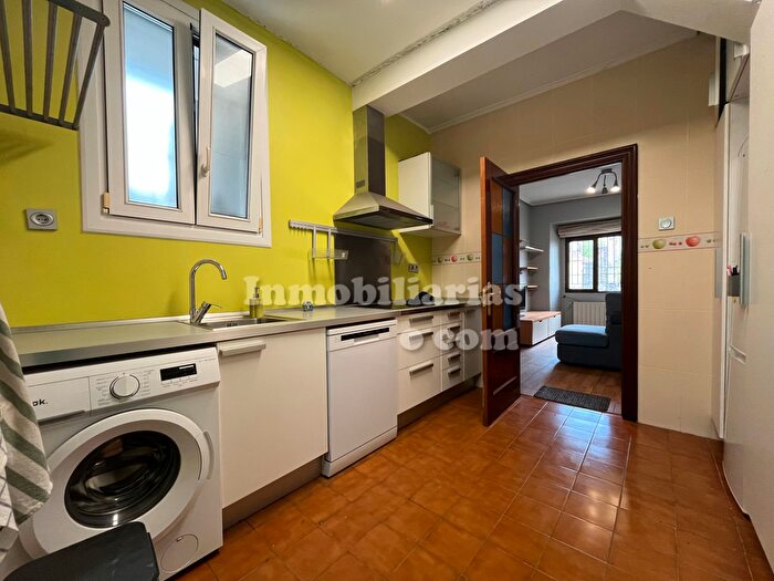Casas en venta y pisos alquiler - 3